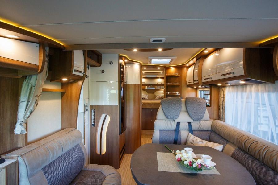 Интерьер Carthago C-Tourer I 2015 года  (фото 6 из 31)